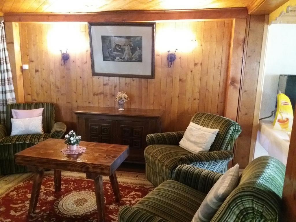 Du Chamois Hotel *